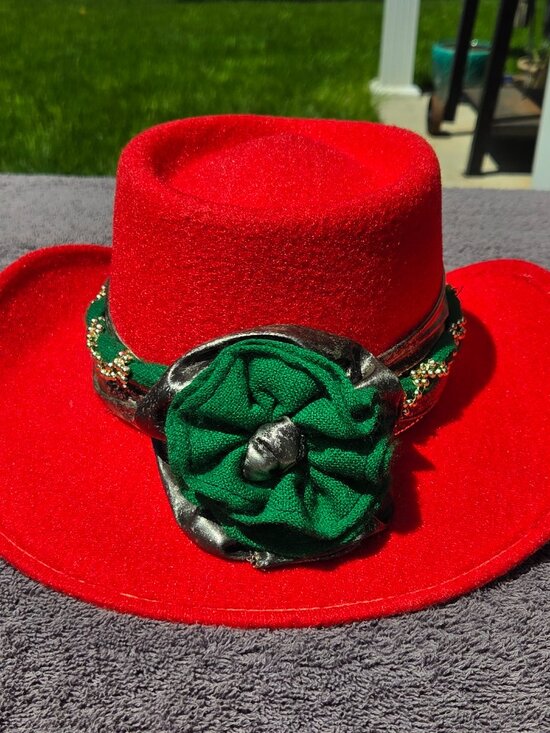 Women\'s Pigalle Red Wool Felt Western Hat Green Gold Metallic Band 7 1/8 main image 12